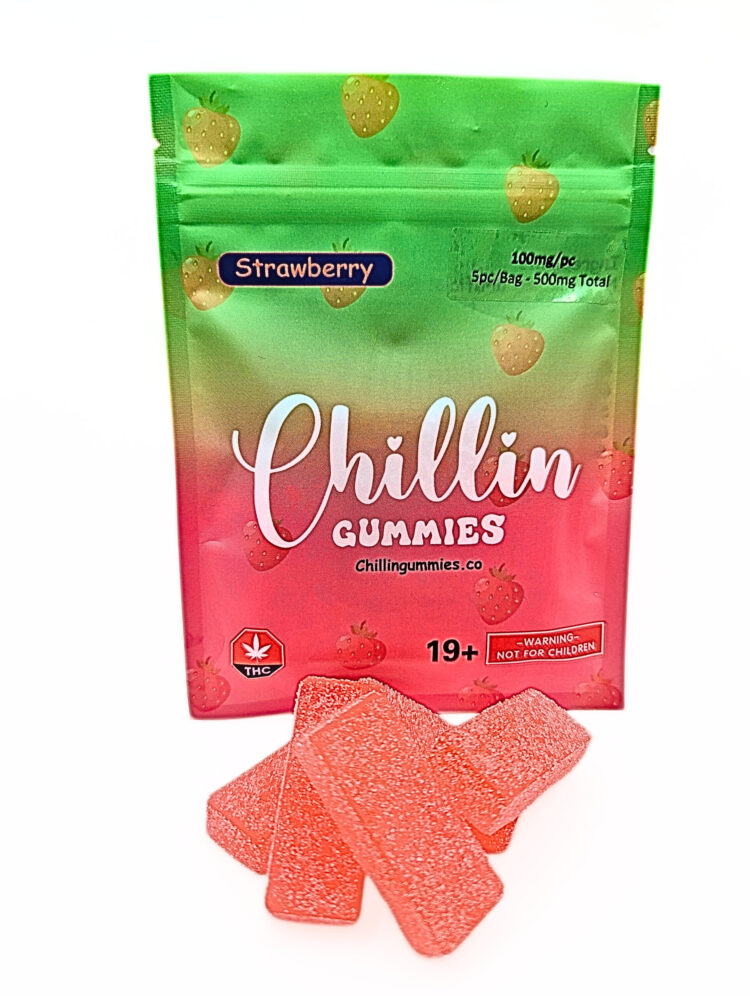 Chillin Gummies • 100mg THC • Sour Strawberry